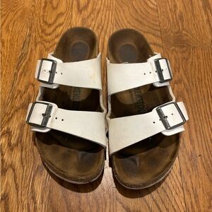 Gently used Birkenstock sandals. White size 36.